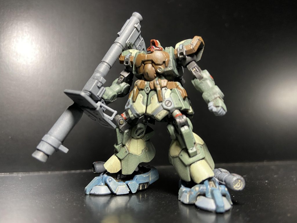 汚して最後につや消し吹いて完成です✨よし、リベンジできたんじゃないか！✨一緒に買ったザクⅢとアサルトバスターはまた作りたくなった時に頑張ります^ ^小さいけれど大好きなシリーズ！いいね、コメントなどよろしくお願いします！^ ^