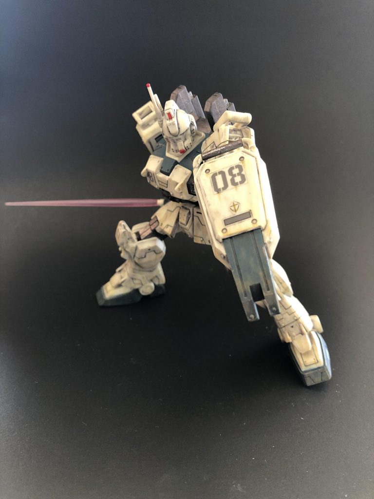 ビームサーベルを持たせてもいいですね。