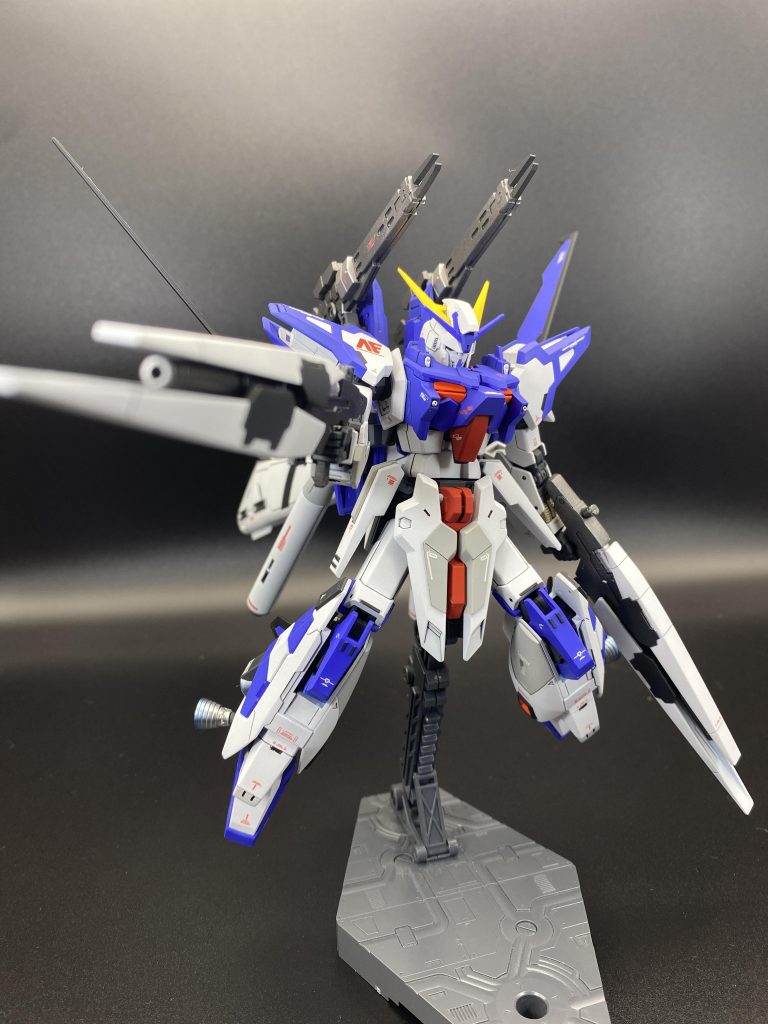 もちろんライフルは両手持ちも可能