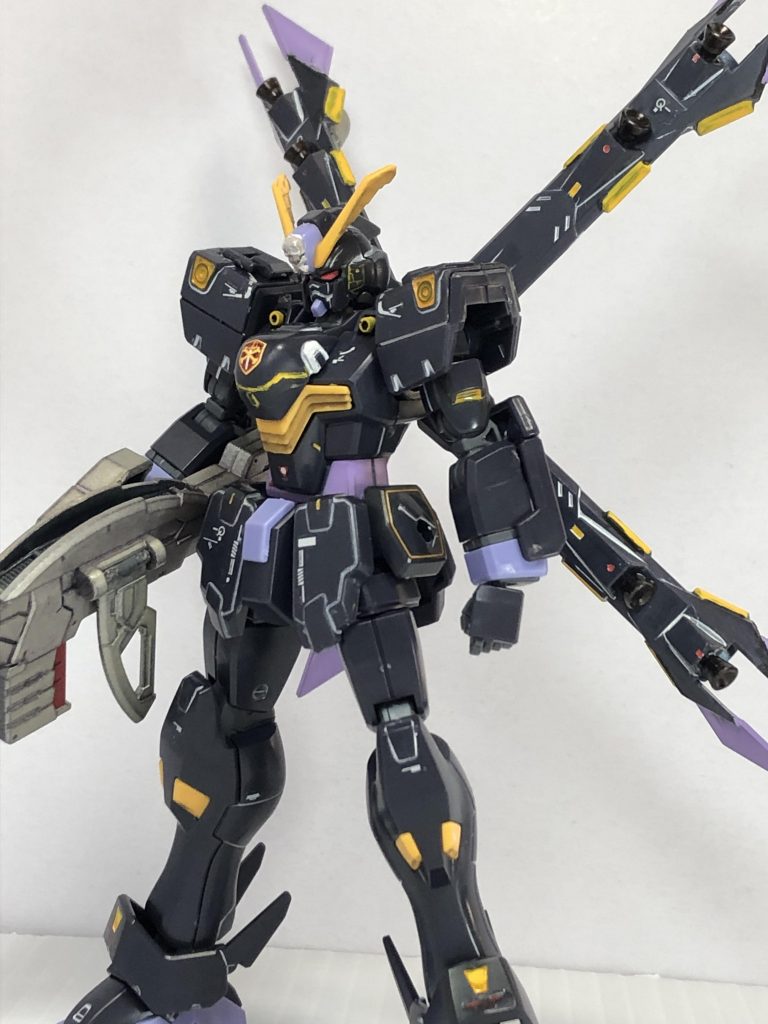 所々筆でガビガビになってしまったので解消したいですね…デカールはお安くなってたRGアストレイ用の物を使いました