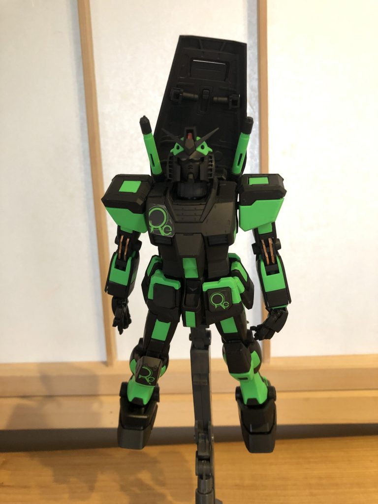 ポージングがうまく決まらなかったので同じような格好ばかりですみません…