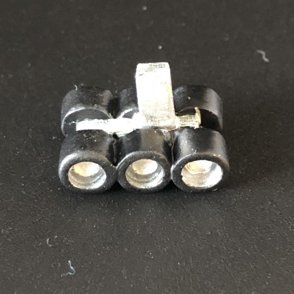 ライティングギアは、プラ板とプラパイプ作成しました。結構、アラが目立ちますが、まぁSDと言うことで。 