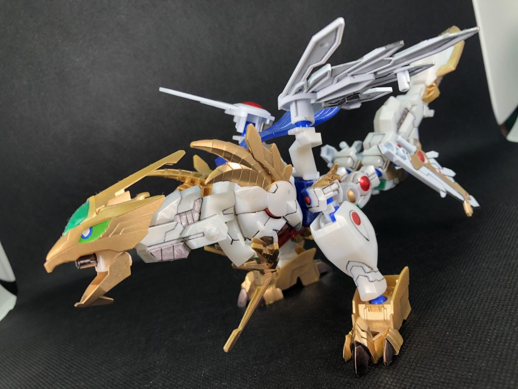 エクスガンドラゴンモード。重心バランスもよくて違和感のない変形が素晴らしいですね。