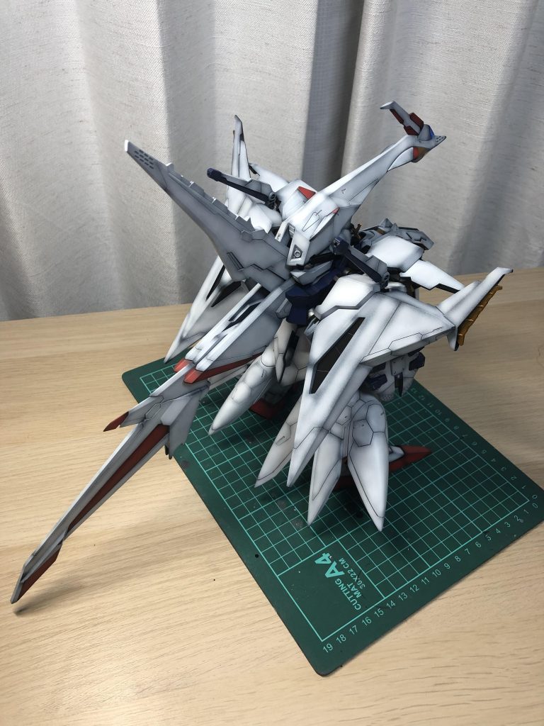 白、赤、青を黒立ち上げでグラデーション塗装してます。