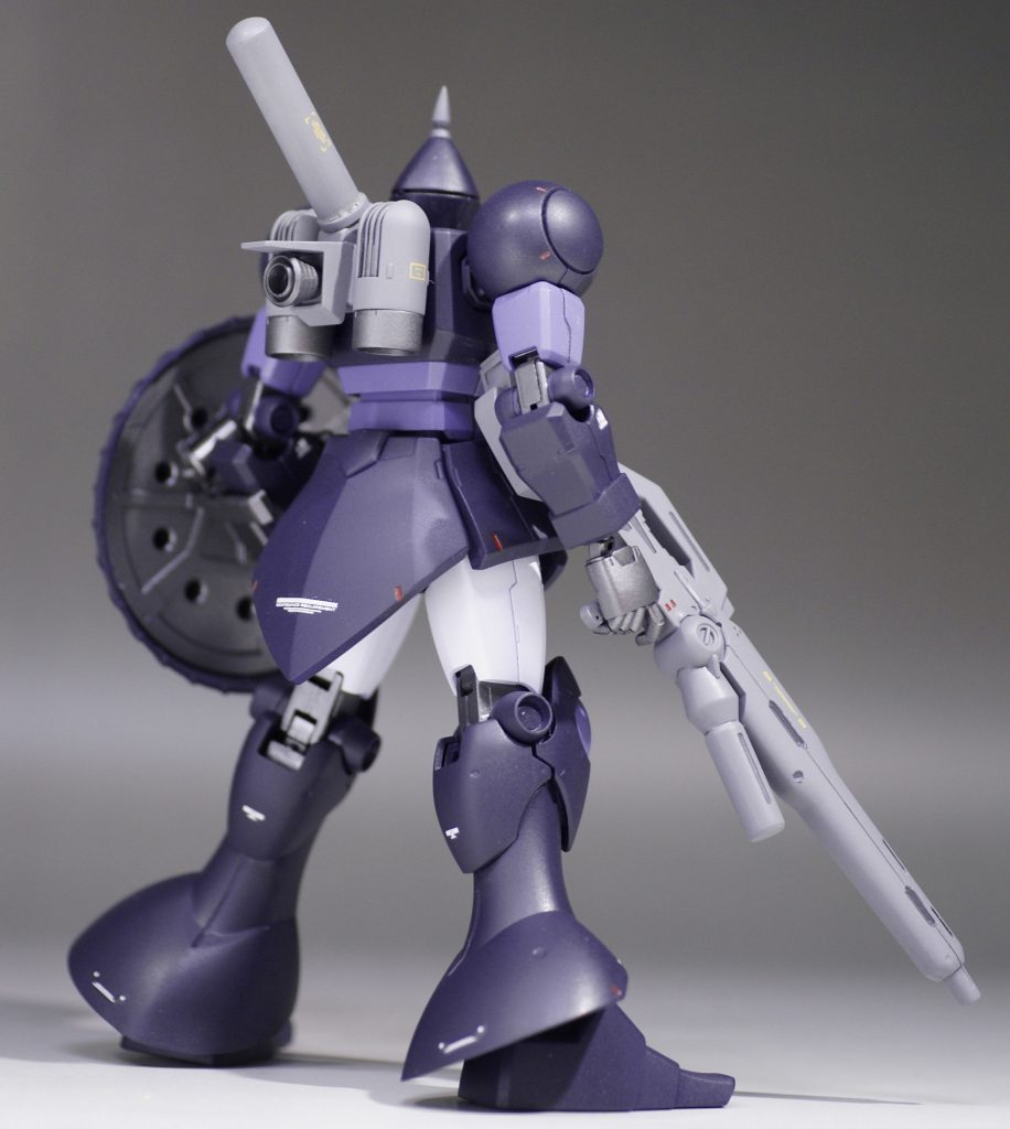 プラパイプからプロペラントタンクを製作。バックパックを、ディティールアップパーツで改造。