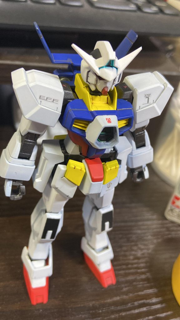 デカール貼ってスミ入れしたよ！すでにかっこいい、、このまま汚ししなくていいかもという自分もいましたが何事もチャレンジ！