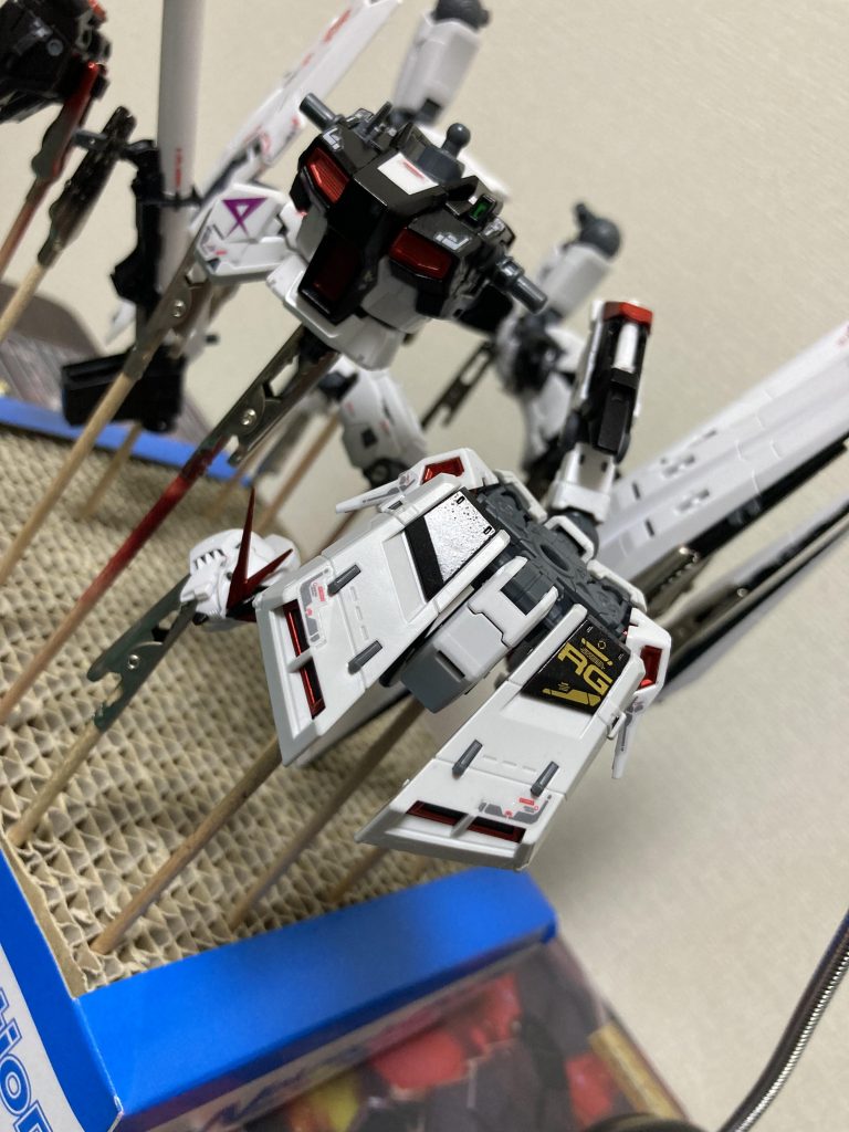 デカール貼り失敗したんでRGステッカーで誤魔化す♡