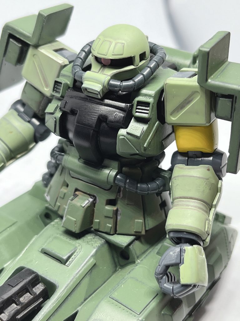 塗料はMSカラーのグリーンとディープグリーンを使用、ちなみにサンドカラーにしなかったのは自分の好みです