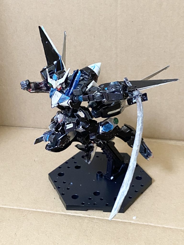 高速飛行モード和道の基本戦術居合いの速度を強化するモード瞬間的加速力は相手の目に映らないほどの速度を叩き出す、ただし連発はできない。