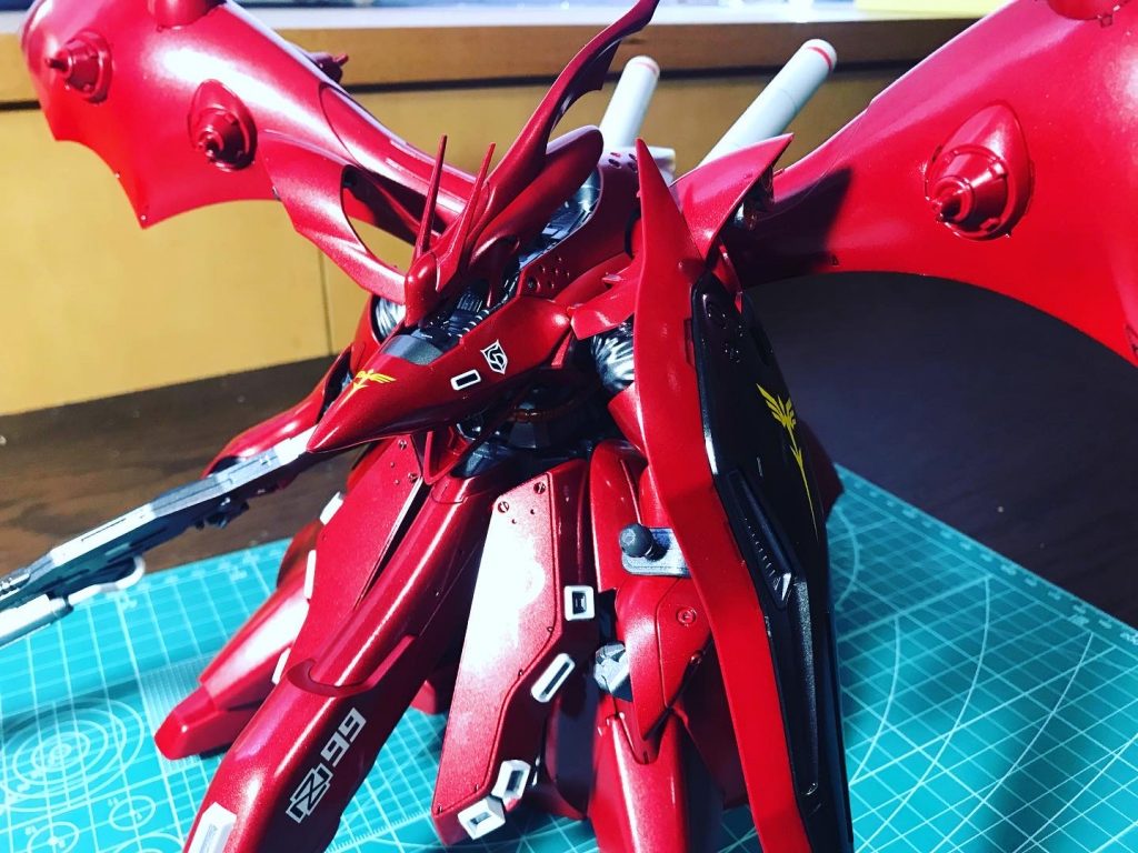 キャンディ塗装の技術がまだなく缶スプレーのみですが思ったよりギラギラして綺麗になりました♬