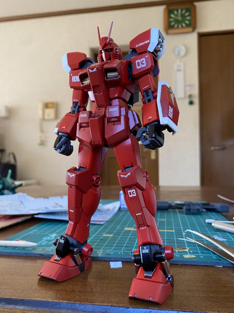 デカール貼り付け時はこんな感じでした。今回塗装で初めてフィニッシャーズを使用したのですが、吹きすぎに気をつけなければならないものの綺麗な塗膜になったのが発見でした。つや消し仕上げにしたのですが、案外吹きっぱなしでもかっこよかったかもしれません。