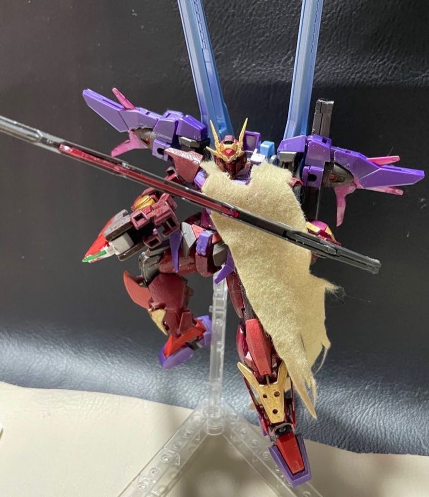 続いてGNサテライトランチャーを装備です。この装備では特殊技も増えて戦闘スタイルなど機体強化できてGNアロンダイトとGNソードIIIライフルモードで近接はバッチリで遠距離でもGNサテライトランチャーとGNランチャーで攻撃もできる形態です😊