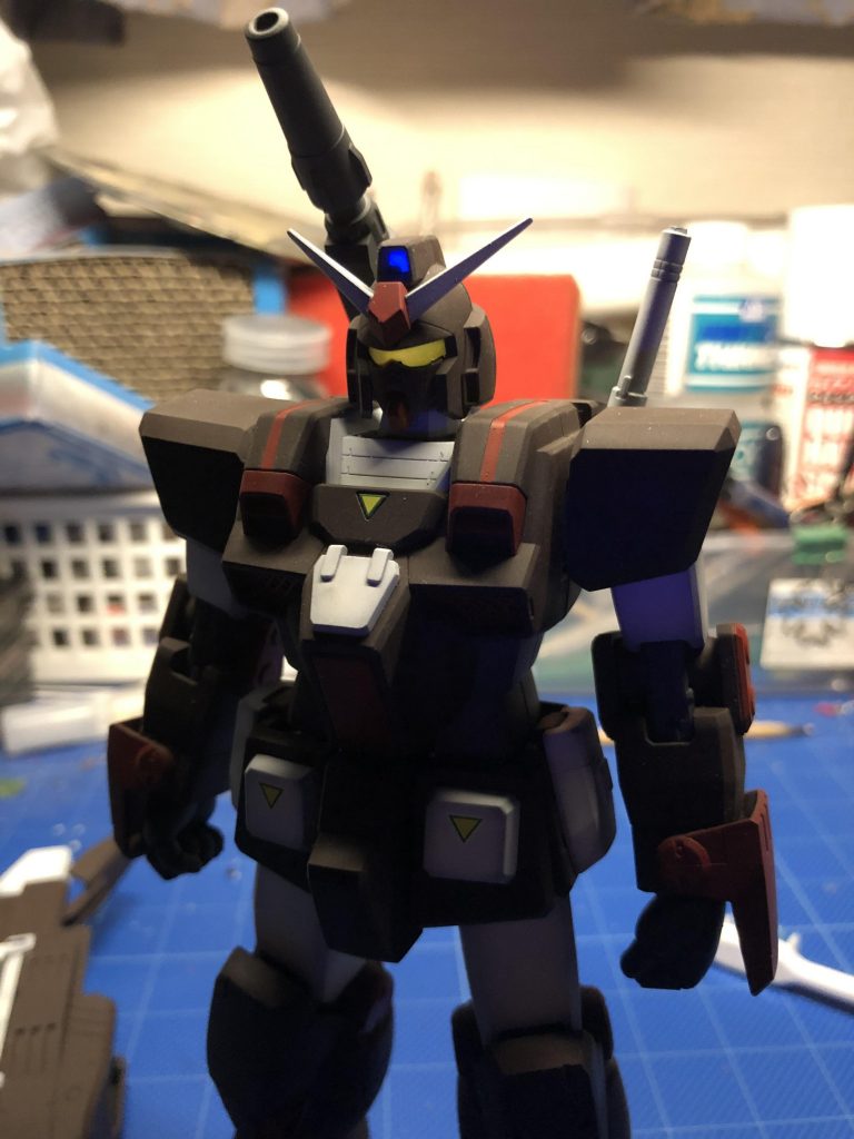 ブラックライトで光ります。