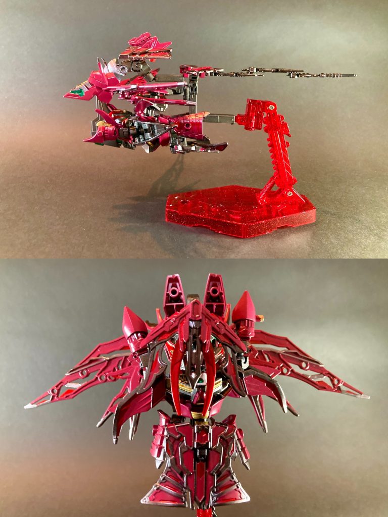 下から見るとあまりエレガントでは無い事で有名なエピオンの変形ですが、上や横から見たらまぁ真っ直ぐ飛びそうな程度にはまとまってくれたので良かったです。高速移動用の「飛竜形態」という事で、同じヒーローズ世界観の佐助デルタガンダムが潜狐形態に変形する前例もありましたので、そのように設定させて頂きました。