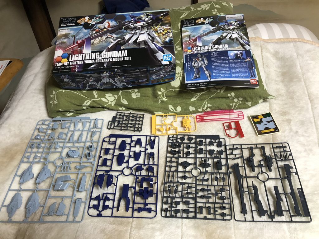 BWS(バックウェポンシステム)が別売り(入手できませんでした^_^;)なので、キット自体はシンプルです。リ・ガズィがベースとは言え、ランナー共有はなく、完全新規設計のようです。割と地味な機体(失礼)なのですが…気合入ってますね^_^b