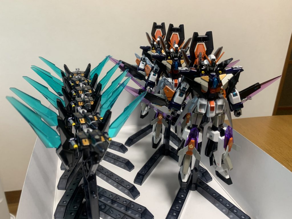 とりあえず！今回製作を行った機体です！質と量の両立を目指して製作を行いました！MS×3、ユニット×6