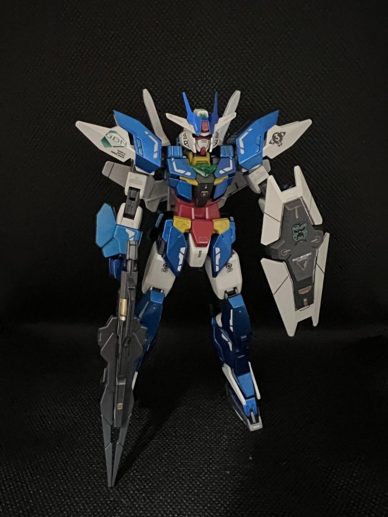 デカールは目立つタイプのもの貼ってます。