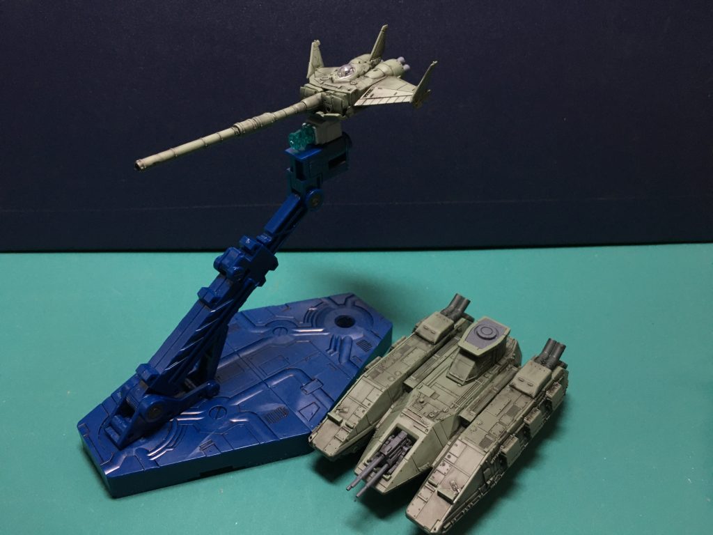 マゼラ・ベースとマゼラ・トップの接合部の中にネオジム磁石を仕込んでますので、コアブースターの時に作った磁石対応のアクションベースジョイントを使って飾れます。