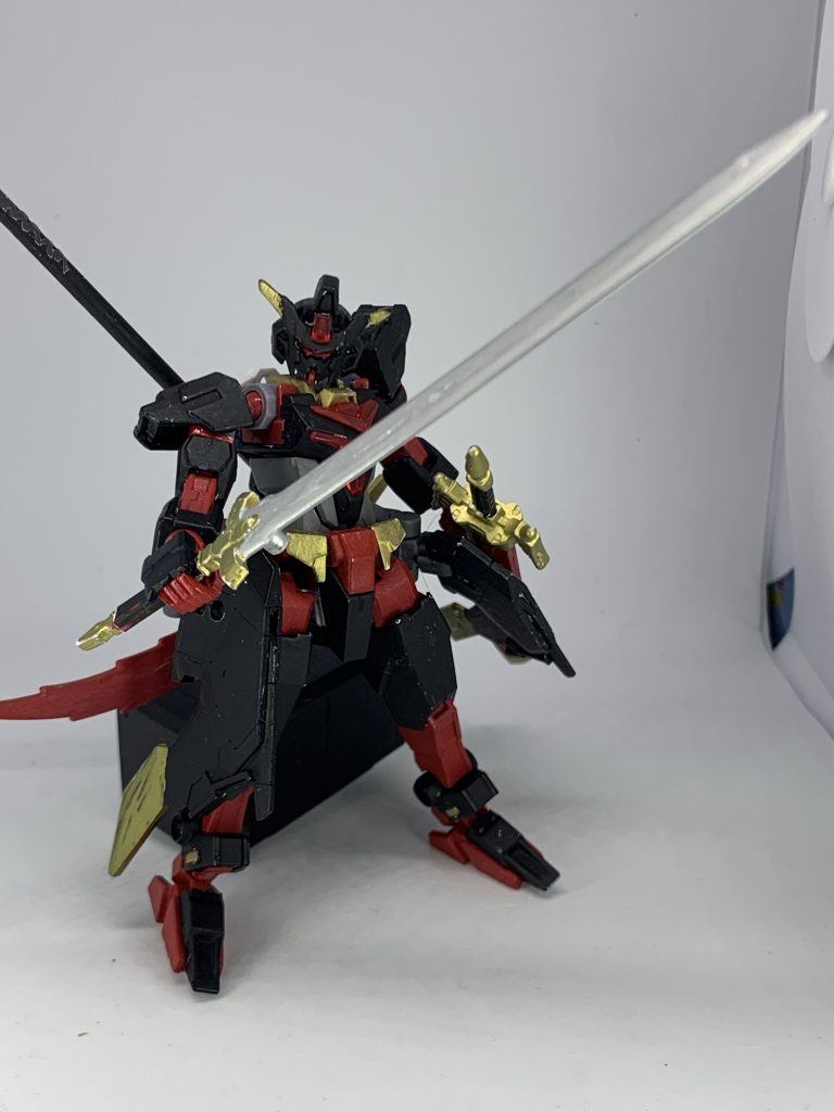 という訳で北欧神話ネーミング盛り沢山なガンダムラグナロクでした。有名どころのアイテムを名付けるのやめてるということは九つの世界全部のアーマーとか考えてたのかな。無茶すんな過去の私。メモ見る限りロキアーマー、オーディンアーマー、トールアーマー、スルトアーマーとかある。無茶すんな。思いっきり厨二感出してネーミングしてみよう！とやったので満足です。