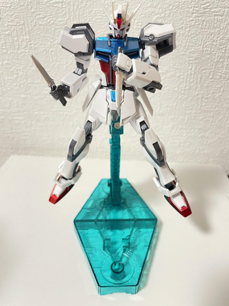 アンテナの黄色はガンダムマーカーのガンダムゴールド、アーマーシュナイダーは持ち手がタミヤカラーのブライトガンメタル、刃先はガンダムマーカーのシャインシルバーです!初めての塗装でまだまだ色ムラや雑な部分があり、反省点ばかりですが、楽しく作成できてよかったです!最後まで見ていただきありがとうございましたm(_ _)m