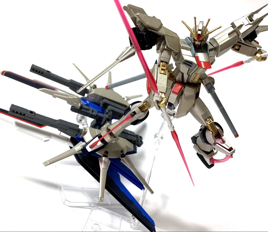 ［バックパック］バックパックのナイトブースターはAIによる自立飛行が可能。ただし、自立飛行中はドラグーンの射出は不可。