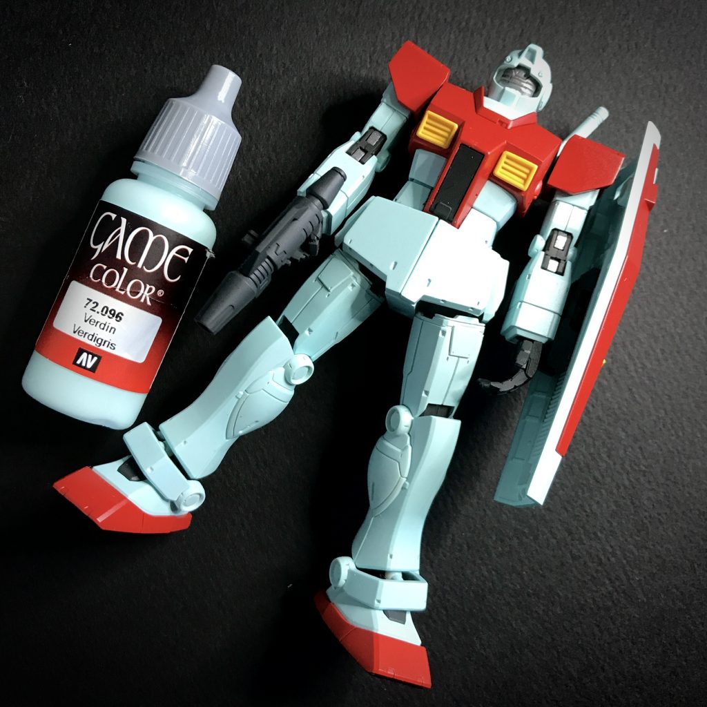 アニメ版ジムのボディーカラはファレホゲームカラーのペルグリデがジャストフィット。