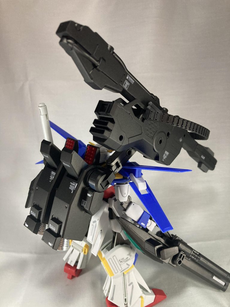 ミサイルポッドサブ兵装の一つ、通常はハイパー・ビーム・キャノン2門にエネルギーを回すため使われないが、ハイパー・シグマシス・カノン装備時はキャノンを片方外しエネルギータンクを別で持っているカノン装備時は稼働可能となる