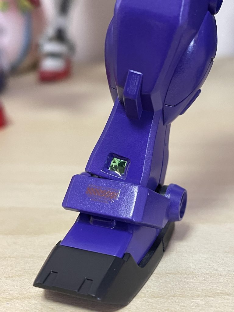 センサーシールも剥がしたので、ピラーテープとレジンで加工✨