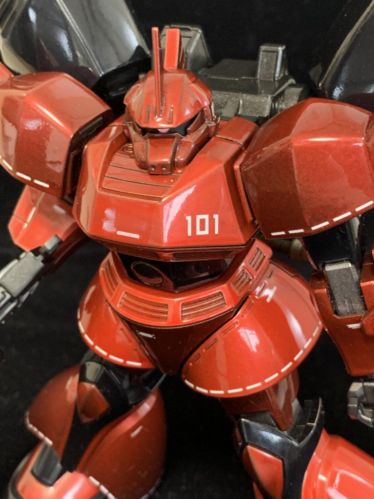 久々にグロスで仕上げてみたんですが、下地を活かしたメタリック塗装+クリアの重ね吹きはなかなか良い雰囲気にならず少々手こずりました。