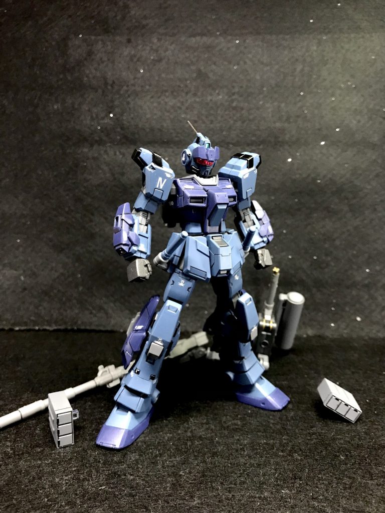 HADES発動! まぁホントは各センサーが赤くなったり、黄色くなったりするらしいんですけど、撮影のために塗装し直す気力はないので、あくまでウチのHADESは目だけ赤くなる!っと思って頂ければこれ幸い💧