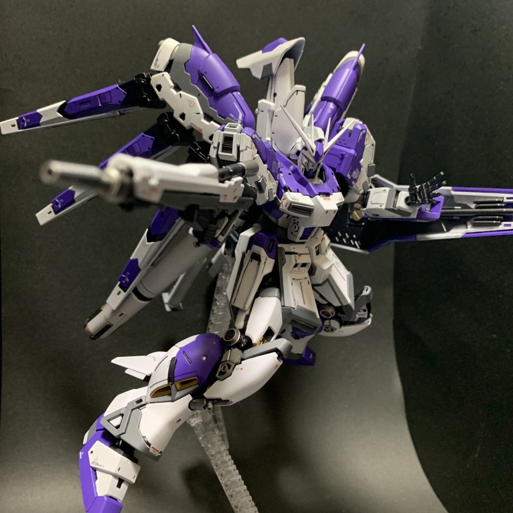 MGに寄せたカラーリングにしてます。