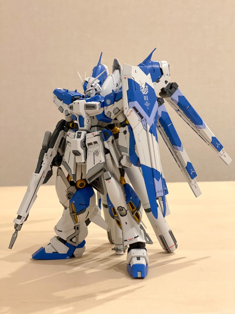 RG Hi-νガンダム–2枚目/制作者：VGUN