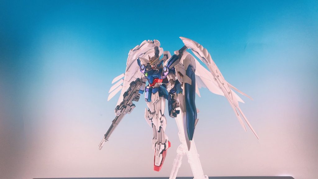 シールドはRGウイングガンダム(EW)のものをベースに先端部を改造。