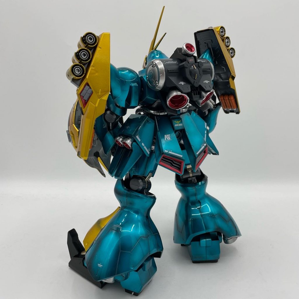 曲面の多いジオン系MSはキャンディが映えます😊