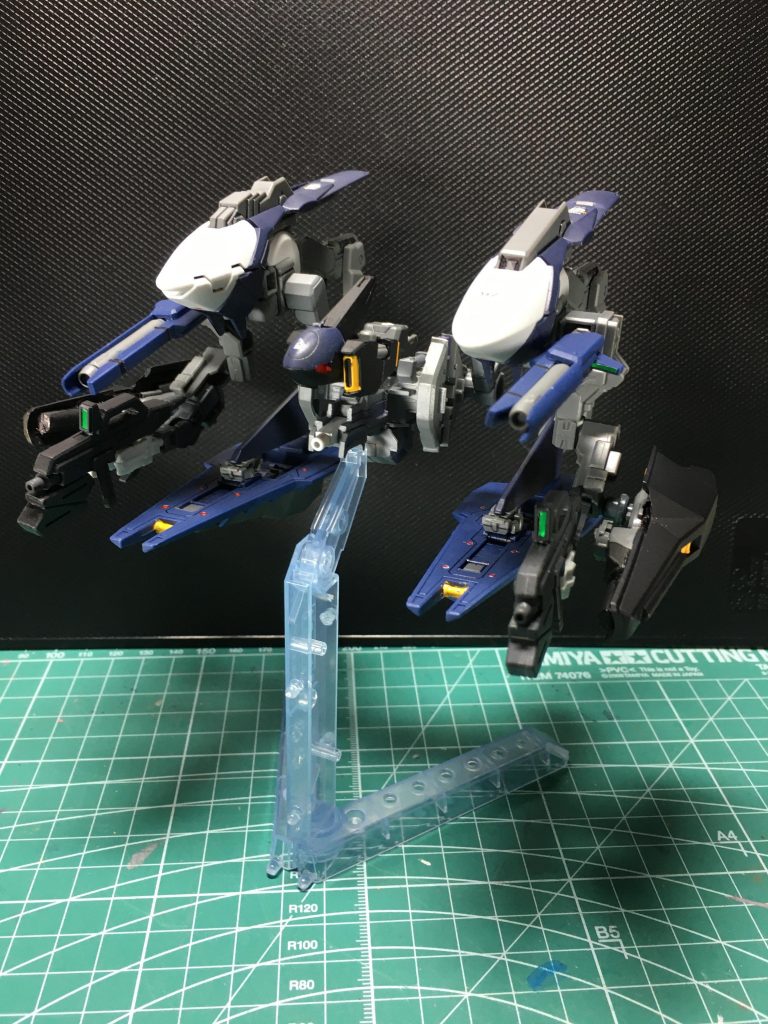 ※2022/1/4 update　ハイゼンスレイ・ラーⅡにはフルドド拡張セットのランナーが付属しており、その中のガンダムTR-6用のジョイントがほぼジャンク化します。そのため、そちらで余るパーツを用いて追加のサブアームを製作。ハイゼンスレイ系のメガ粒子砲を装着し、外側の3mm軸でシールド・ブースターなどを装備、ハンド部でビーム・ライフルなどを運用するよりアクティブな機体に出来ます。