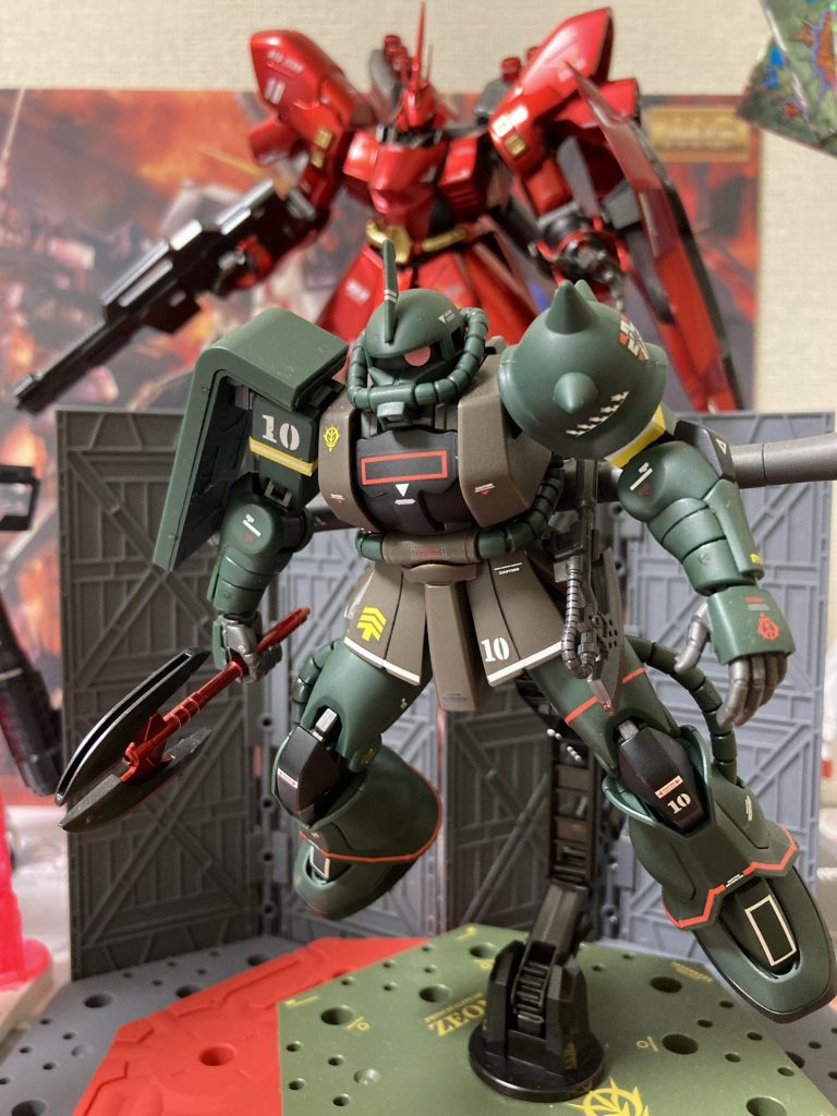 あのヒトの斧持ってみたり笑