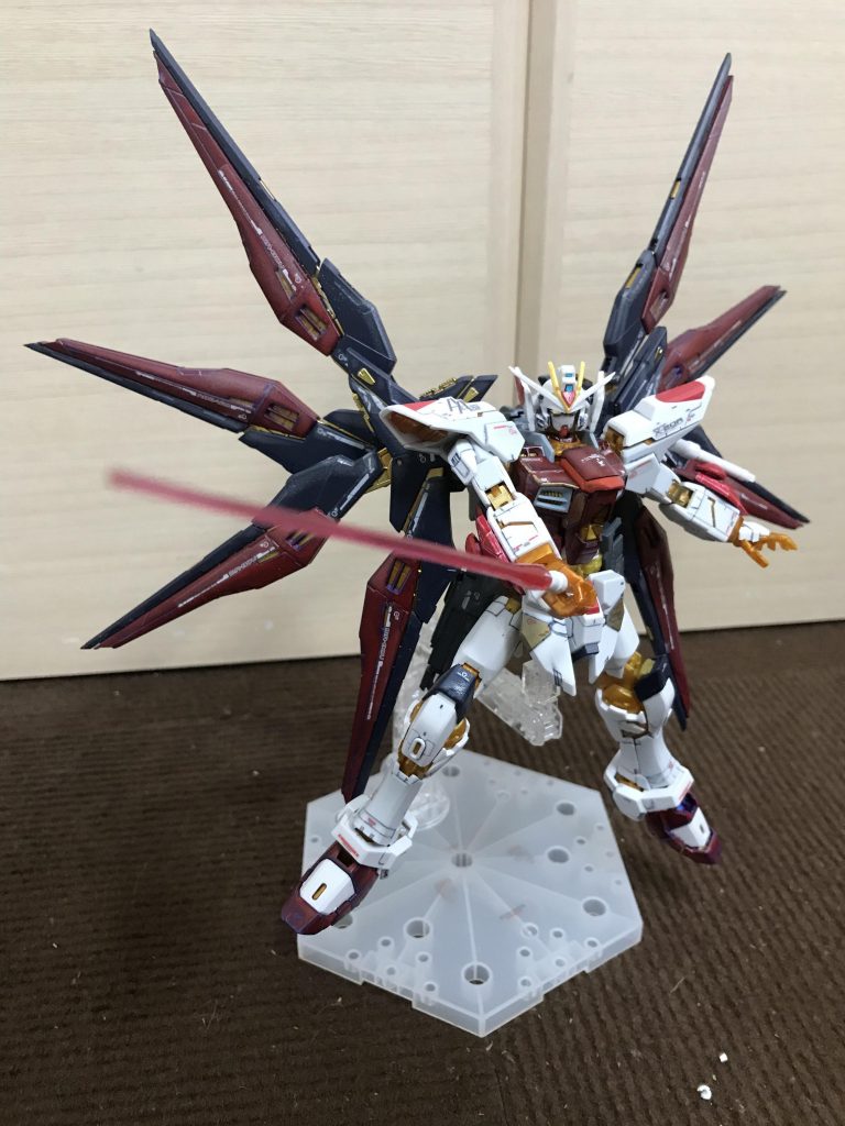 タキオンソード敵機を真二つにするほどの威力