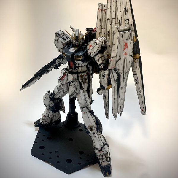 RG νガンダム【お手軽成形色仕上げ】｜Pさんのガンプラ作品｜GUNSTA（ガンスタ）