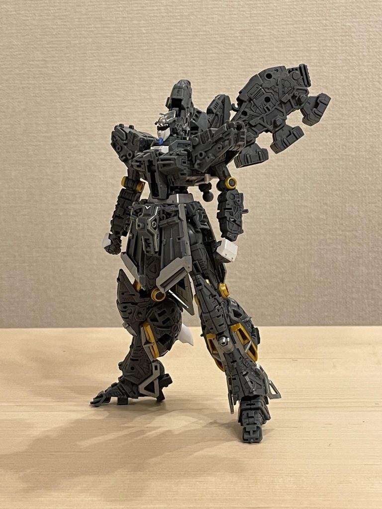 フレームのシルエットがまた素晴らしい