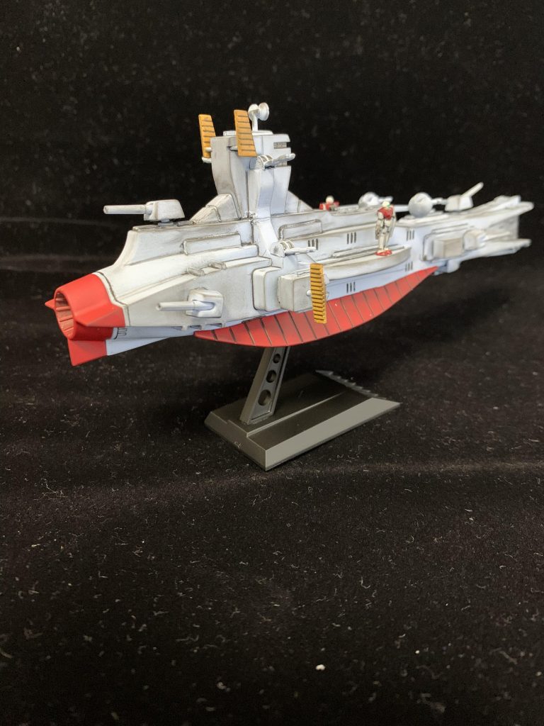 墨入れはクレオスのリアルタッチグレー3を使用、ウェザリングはタミヤのウェザリングマスターのススを使用してます。