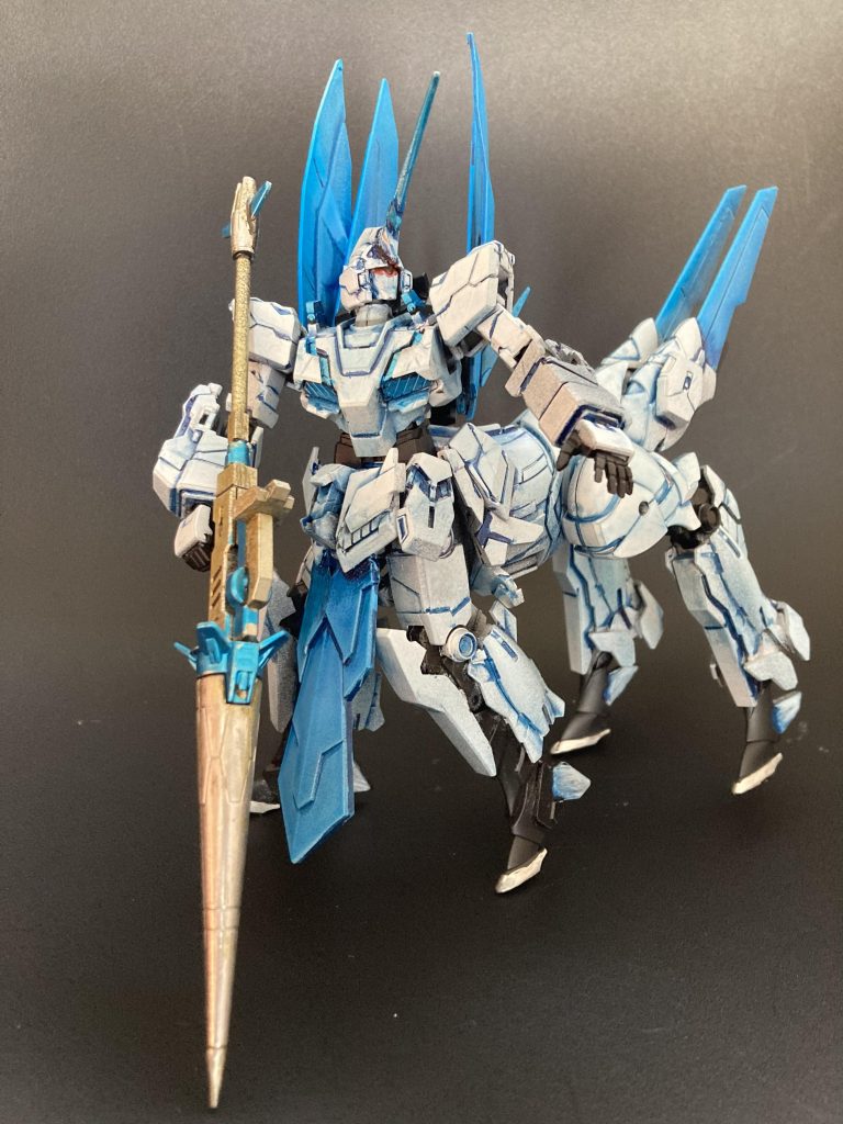 UC機体は基本的に無改造でイメージを残して、空想上あったり無かったりする翼は小さめなウイングにしました。