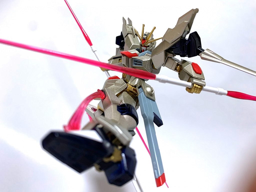 ［超近接格闘型］ダイバーのミシェルは格闘戦が得意であるため、バトル中はナイトブースターを分離し後方支援機として利用、自身は格闘戦を行うスタイルが多い。