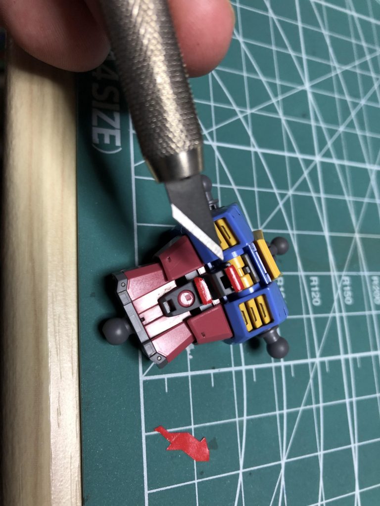 チラ見えするところにステッカーを挟んでみたり、差し色を入れてます。