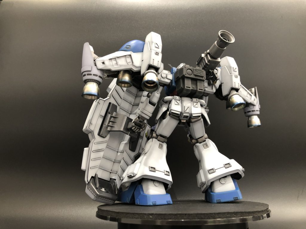 スラスターにはよくある焼け表現を塗装。どの辺にパーツを追加したのか、よくわからなければ成功です。え？わかっちゃいます？？w