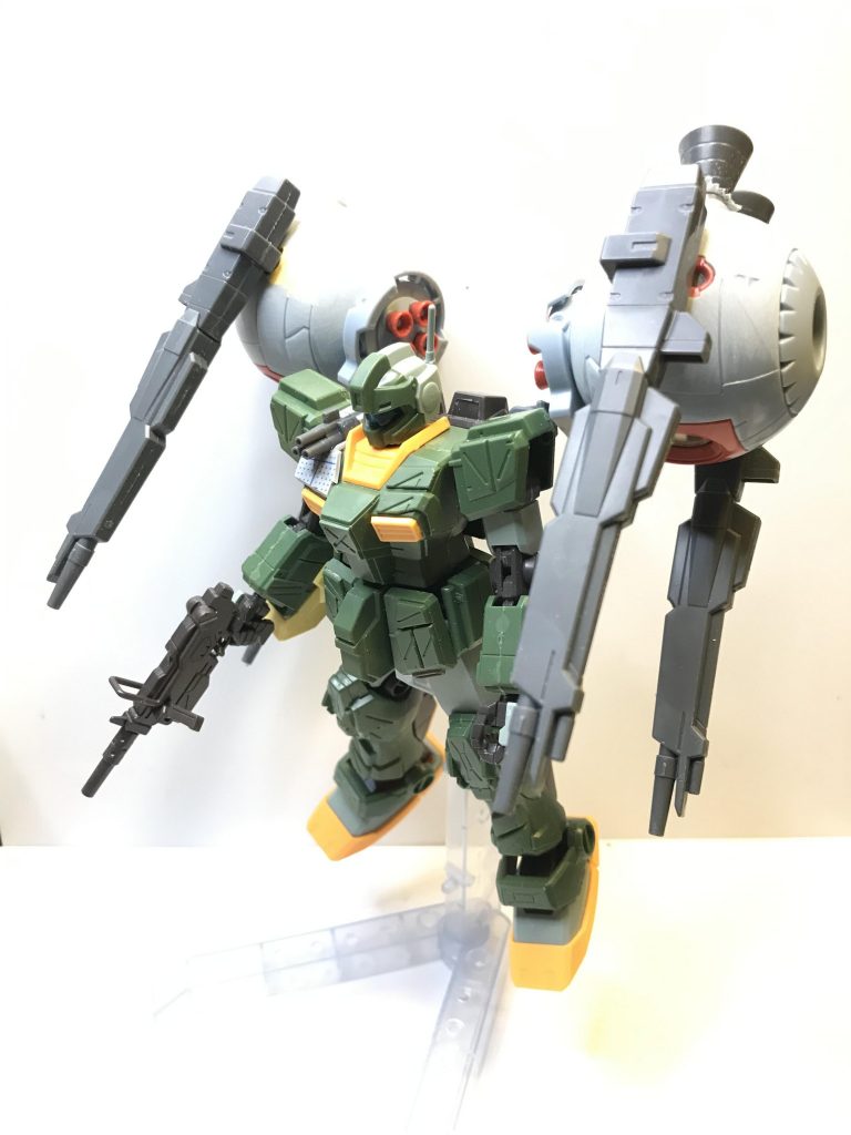 ボールのメインブースターは取り外してパテを盛って丸く形作ってダボの位置にブースターを設置しました