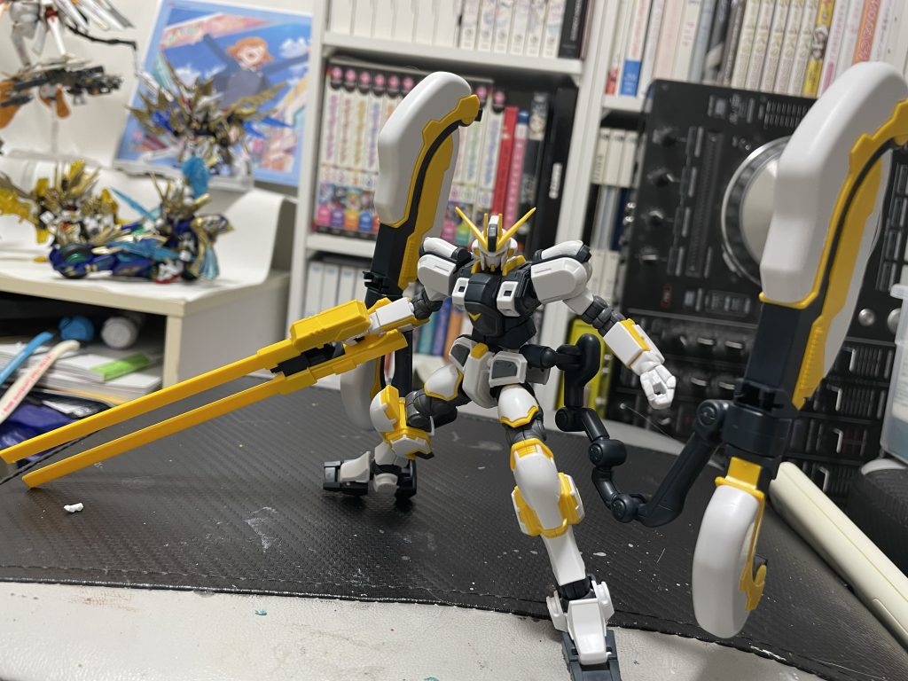 素組み状態。色分けが甘く、かなりおもちゃっぽいです。