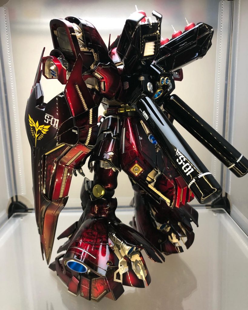 塗装面を見せたかったのでデカールは最小限にしました。