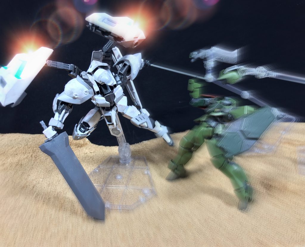 大推力で吹き飛びながら、重剣を用いて無理やり急旋回しつつの斬撃というイメージで😌