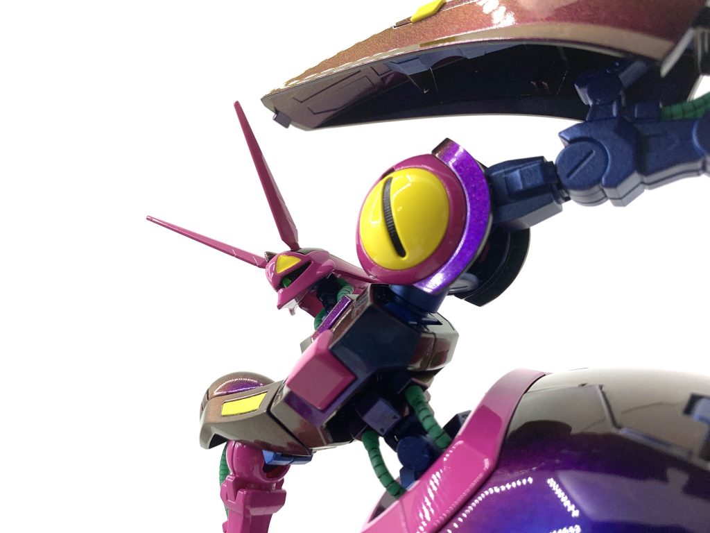 ショウアップのマジョーラカラーをメインカラーにしました。テカテカがマイブームで鏡面仕上げにハマってます。