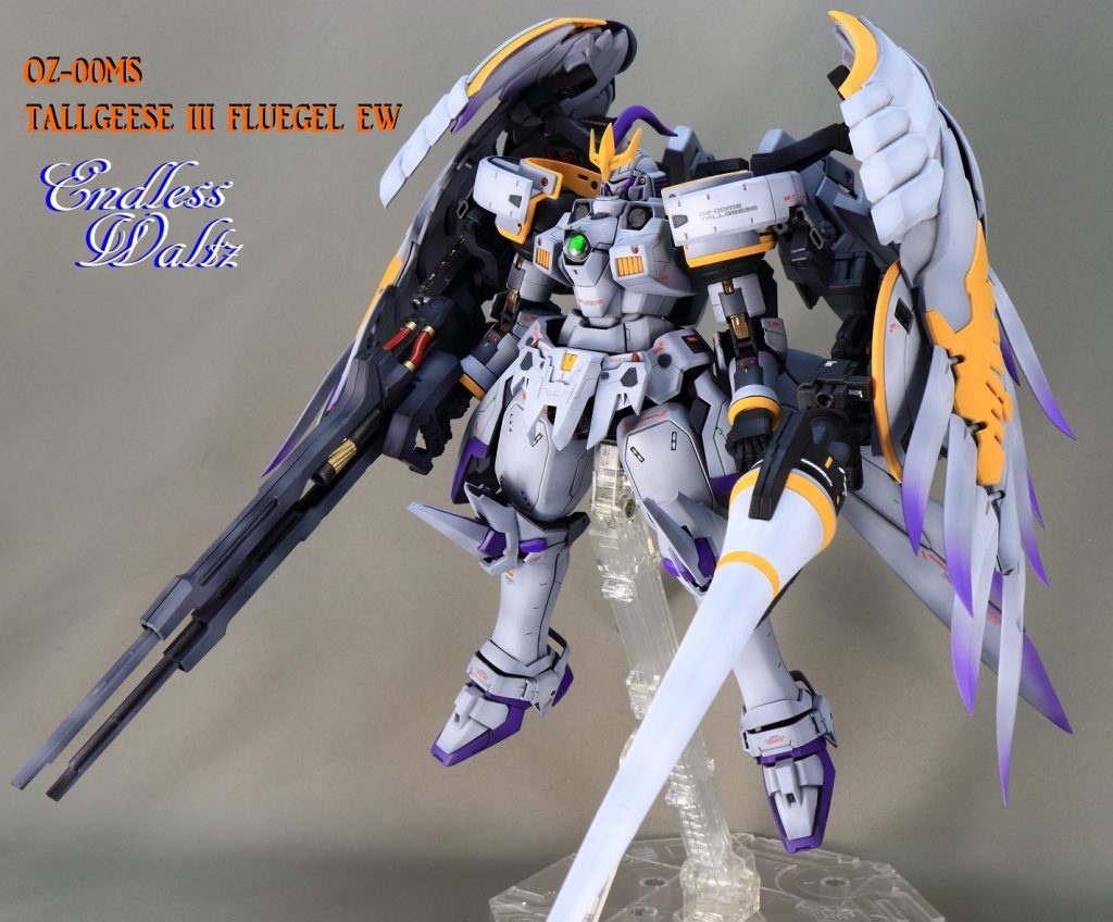 トールギスIIIとミキシングすることでよりスタイリッシュに！翼には淡い紫色のグラデーションを施し美しく仕上げました。また、フロントアーマやバーニア、メガキャノンに3Dプリンタで制作した自作パーツを使用してディテールアップしてあります。